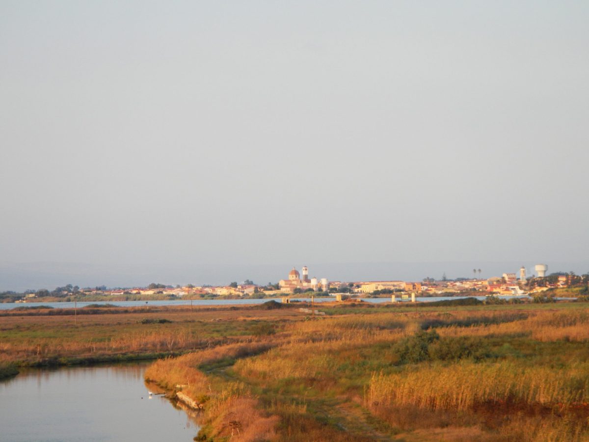 Foto panoramica di Cabras e delle sue zone umide